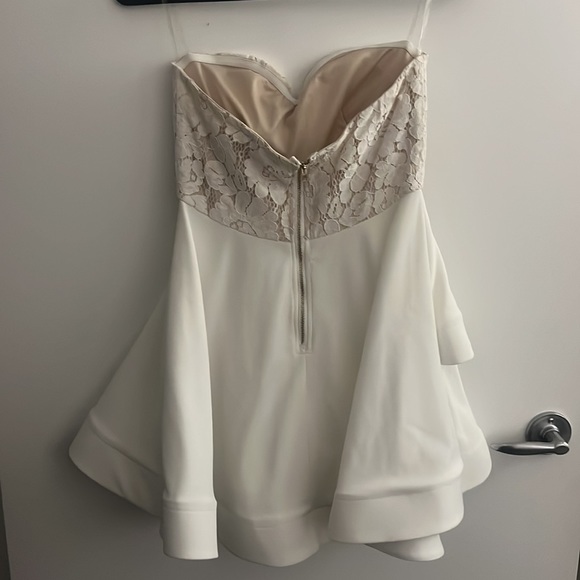 White Lace Strapless Flow Dress - Picture 3 of 3